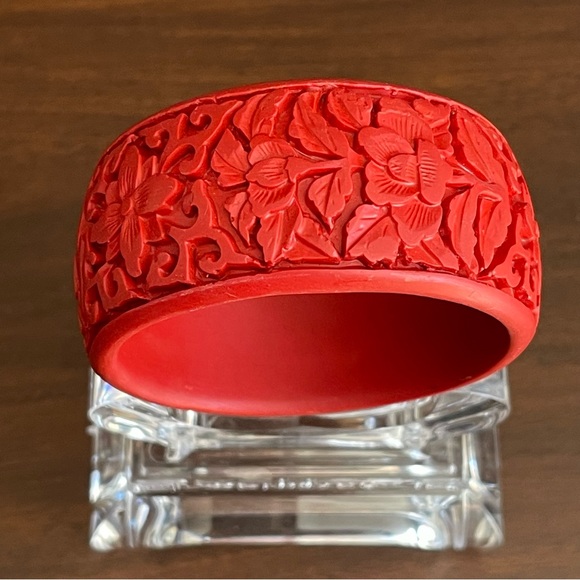 Faux cinnabar Bangle. - Picture 3 of 10